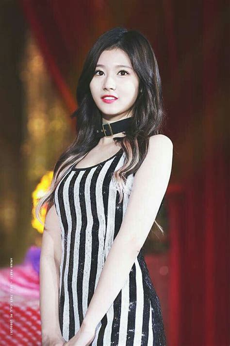 8 Times Twice Sana Rocks The Choker Fashion Daily K