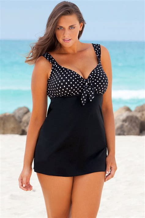 modern plus size woman swimsuits to walk confidently down the beach