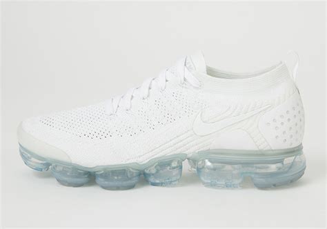 nike brings in the summer freshness with vapormax 2 0