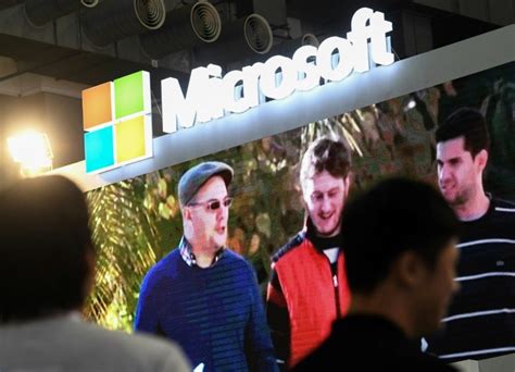 microsoft urges regulation of face recognizing tech