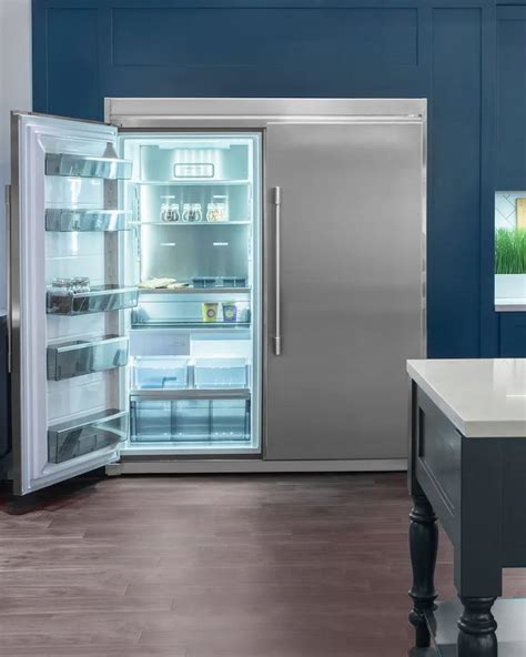 frigidaire frrefr side  side column refrigerator freezer set    freezer