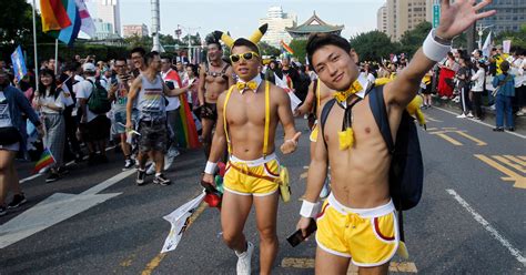 Thousands Gather For Taiwan S Gay Pride Ahead Of Landmark Referendum