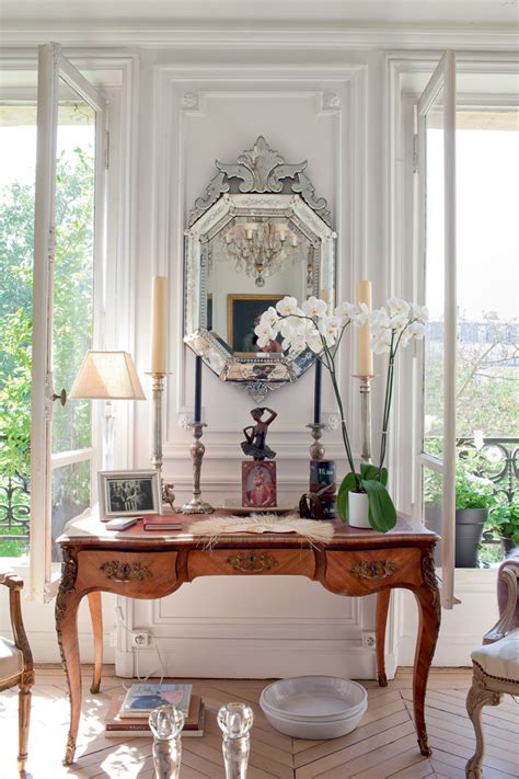 french interiors  vintage elegant parisian apartment