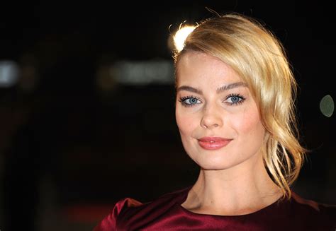 Margot Robbie Lied About Her Wolf Of Wall Street Sex Scene And Nudity