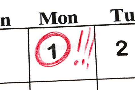 speld op de datum nummer  de vijfde dag van de maand  duidelijk met een rode punaise speld op