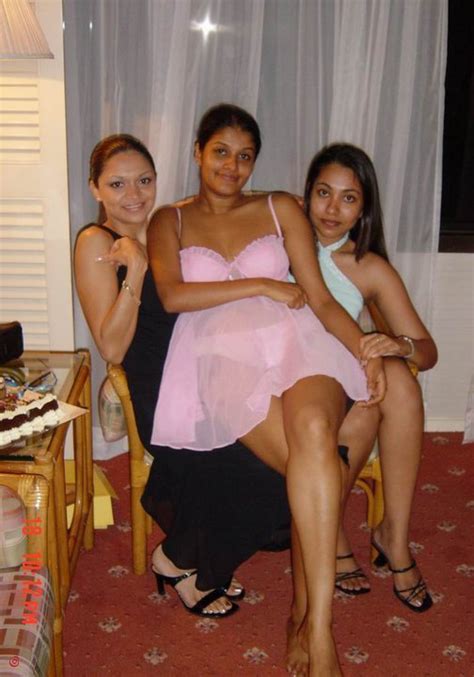 Sri Lankan Hot Girls Pics