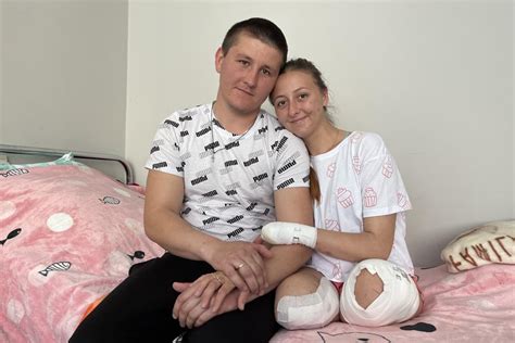 Ukraine Love Story Nurse Who Lost Legs In War Has Wedding Dance With
