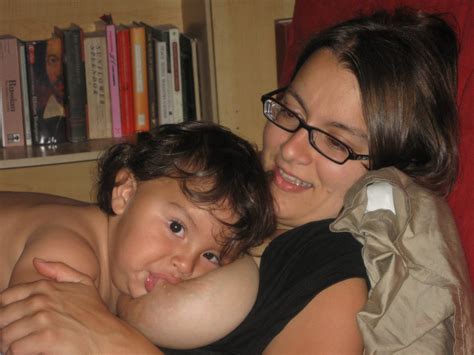 sexy breastfeeding mom