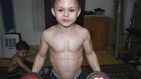 giuliano stroe das stärkste kind der welt wird mit 13 bodybuilder