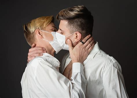 stop kissing and wear a mask even during sex adelante