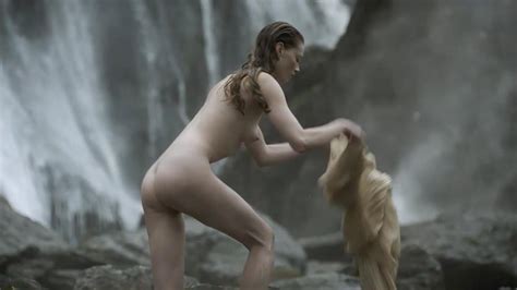 naked alyssa sutherland in vikings