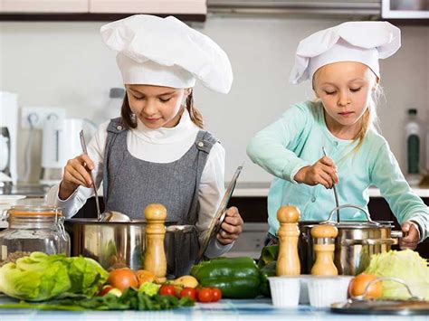 koken met kinderen leuke tips wat je kind  vanaf welke leeftijd koken met kinderen