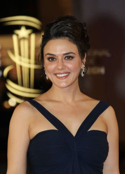 preity zinta photo gallery hot images indian celebrities bollywood wallpapers