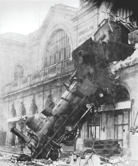 caused  train wreck  montparnasse     works