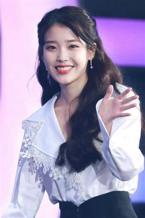 10 Times Iu Wore All White Outfits And Successfully Convinced Us She S