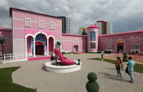 barbie dreamhouse   rent   airbnb