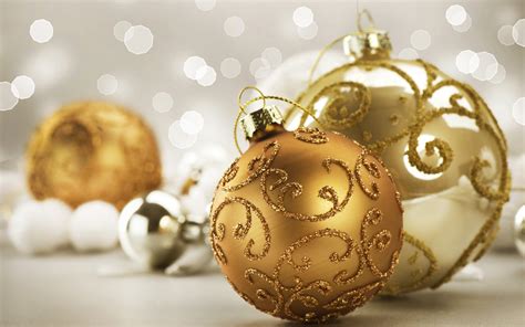 gold christmas ornaments pictures