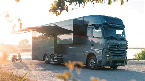 luxury motorhome    outs  carry  sports car