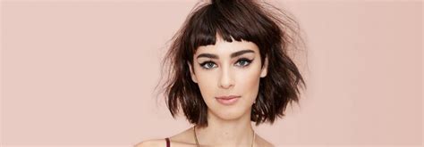Hair Trend 2018 Micro Bangs The Are New In Look That You Ll Want To