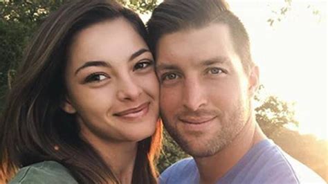 Tim Tebow S Miss Universe Girlfriend Celebrates His Birthday With