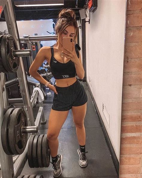 Pin By 🦋𝓱𝓪𝓲𝓵𝓮𝔂🦋 On Cute Clothes In 2020 Sporty Outfits Fit Body