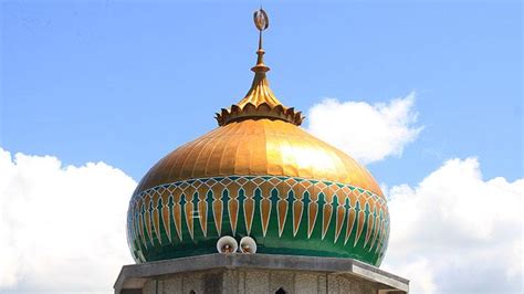 menjelang bulan ramadan sejumlah masjid dipercantik foto tempoco
