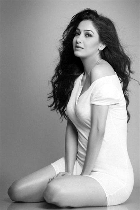 movie hub actress pooja varma latest sexy stills in saree