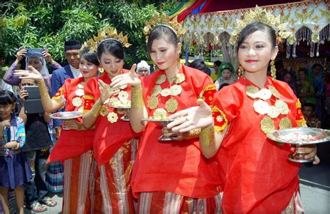 budaya sulawesi selatan  colour  indonesia