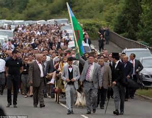 Gypsy Funeral For Davey Jones In Staffordhsire Sees 5 000 Travellers