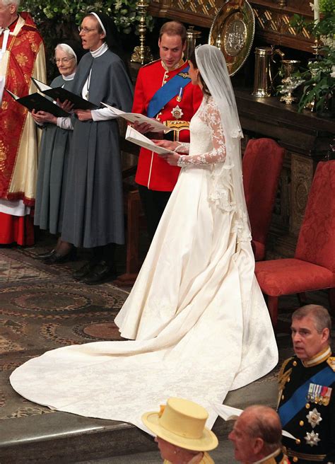 celebrity gossip and news the 30 sweetest pictures from will and kate s 2011 wedding popsugar