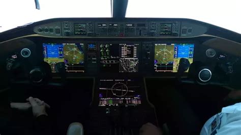 can you sit in the cockpit of a plane during a flight quora