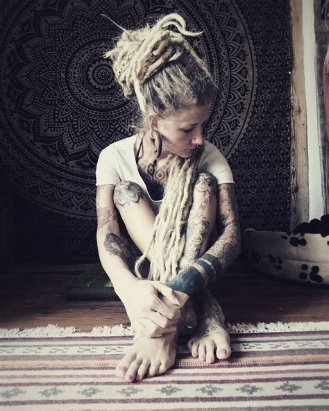 dreadlock rasta dreadlocks girl white girl dreads mundo hippie