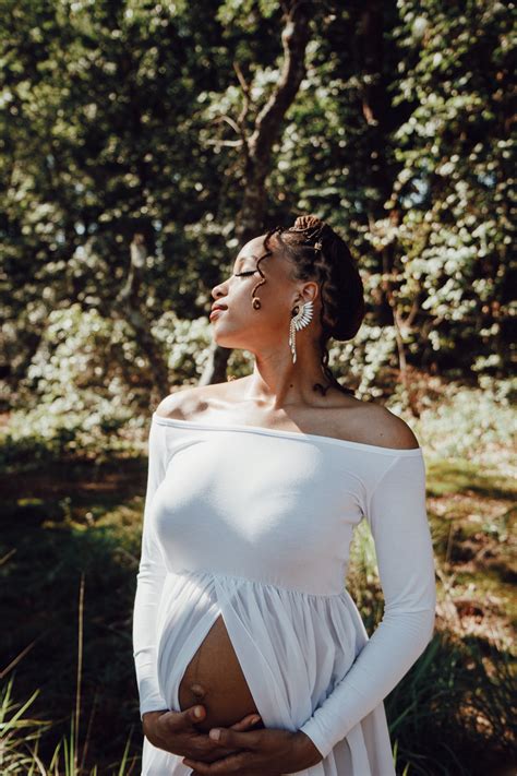 maternity session black woman with locs hair inspo maternity