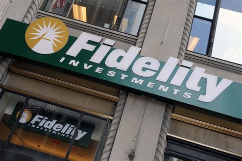 despite managed fund outflows fidelity records record revenue wsj