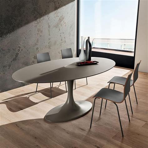 table design ovale en verre pied tulipe ruud  piedscom