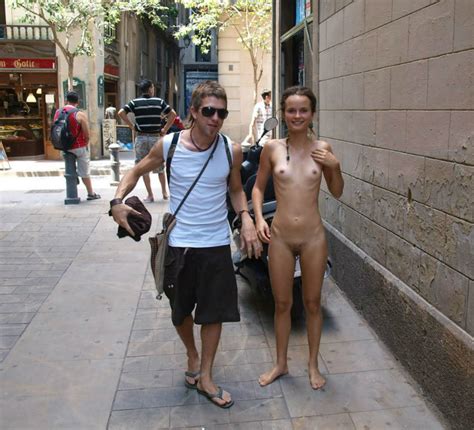 cute girl nude in barcelona 12 bilder