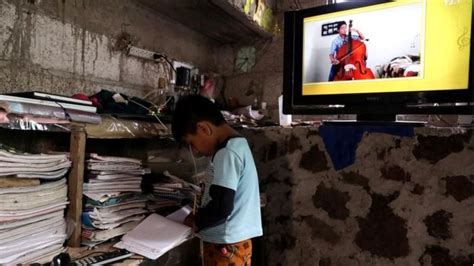 In Pictures Mexico School Classes Resume On Tv Bbc News