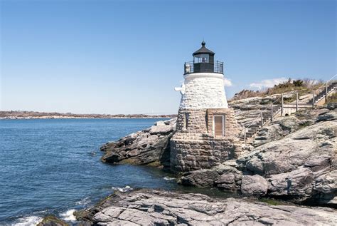 narragansett ri  guide  visiting narragansett beach   summer