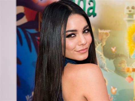 This Is The Reason Vanessa Hudgens Never Wears A Shirt At The Gym Self