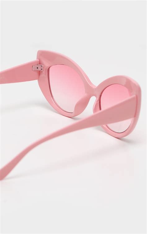 pink retro chunky cat eye frame sunglasses prettylittlething