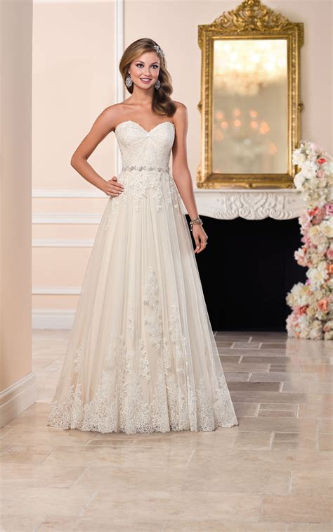 tulle wedding dress with sweetheart neckline stella york