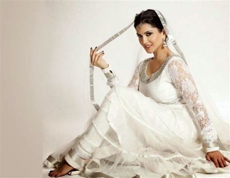Sunny Leone In White Dress Cute Images