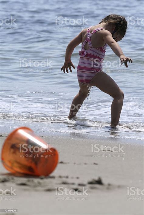 Peepee 방뇨에 대한 스톡 사진 및 기타 이미지 방뇨 아이 소변 Istock