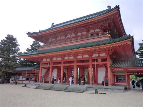 a walking tour of kyoto s architectural landmarks