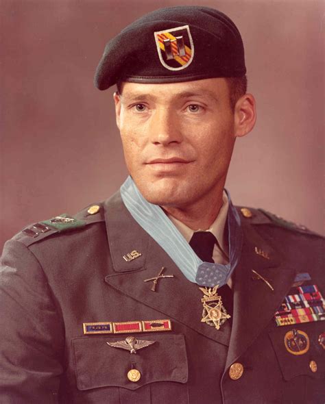 Robert Lewis Howard Vietnam War U S Army Medal Of Honor Recipient