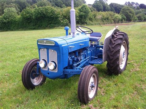 fordson super dexta  pk tractors vintage tractors ford tractors