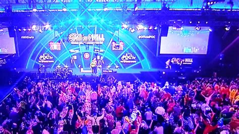 dangerous fan  stage  world darts championship  poor security youtube
