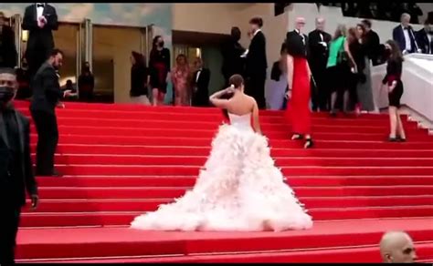 Pooja Hegde Sexy Scene In Pooja Hegde Hot Look At The Annual Cannes