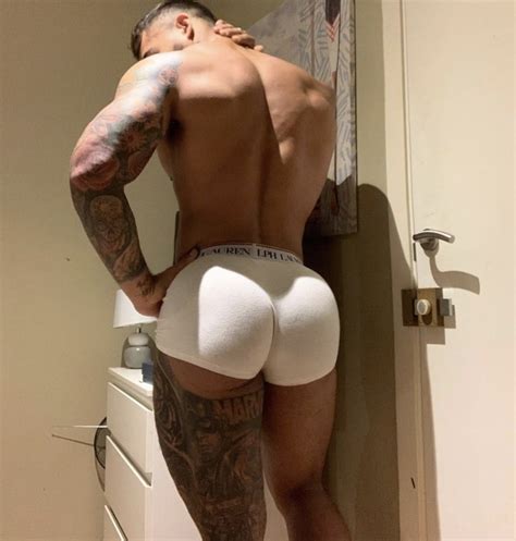Muscle Hunk Gay Bodybuilder Pecs Bulge Massive Cock Hung