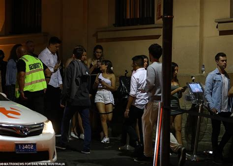 australians hit the bars as they start enjoying 24 hour drinking again